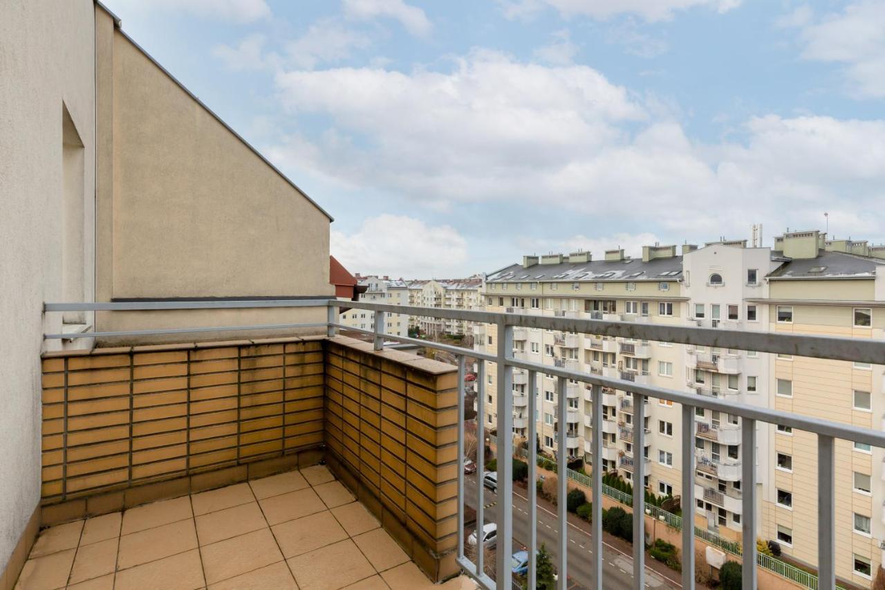 Apartments Chelmonskiego Warsaw Ursus By Noclegi Renters Bagian luar foto